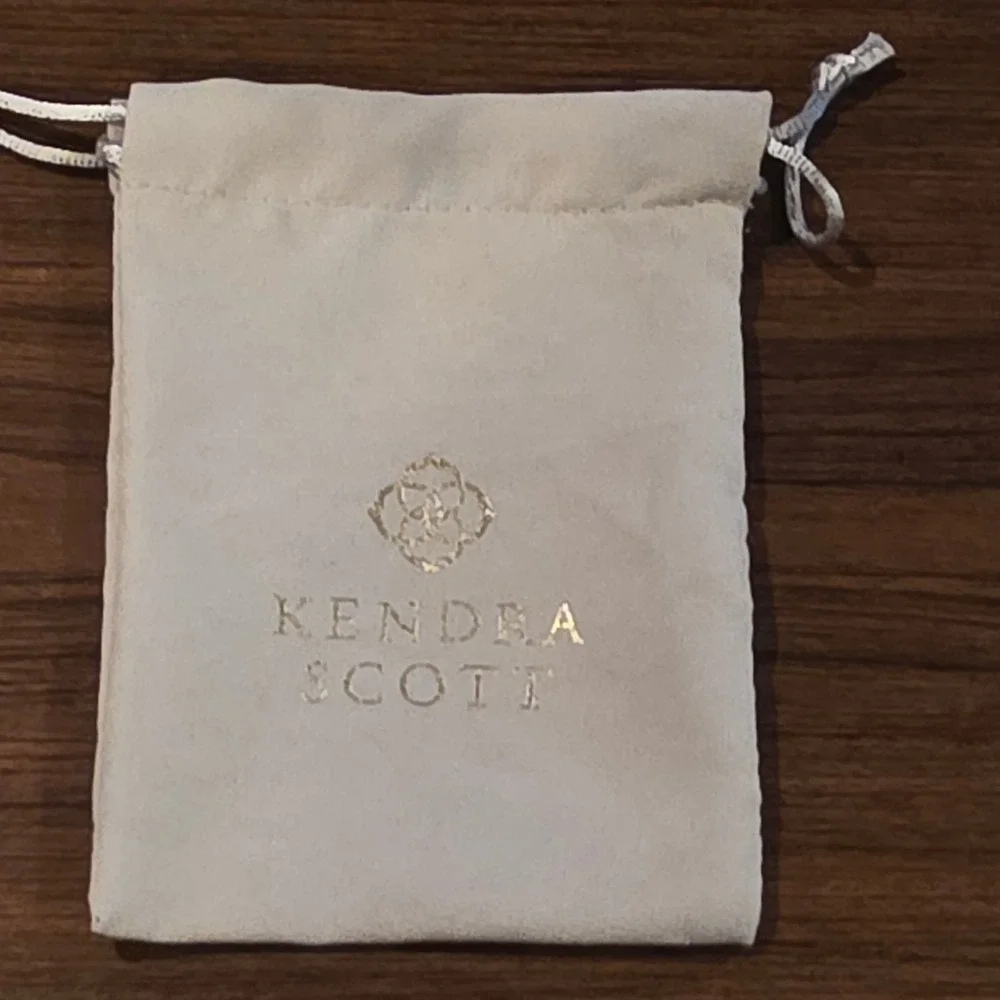 Kendra Scott Cream Jewelry Pouch Drawstring Dust Bag Gold Logo 4x5 Inch
